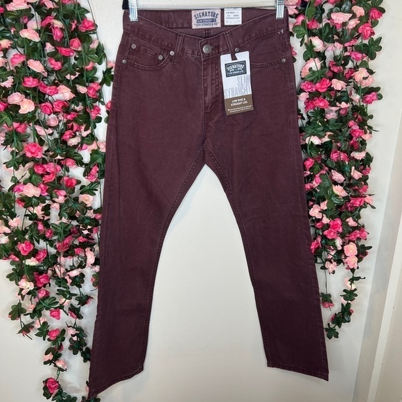 🌹Signature by Levi Strauss Maroon Slim Straight Denim Pants Men’s NWT Casual - Picture 1 of 11